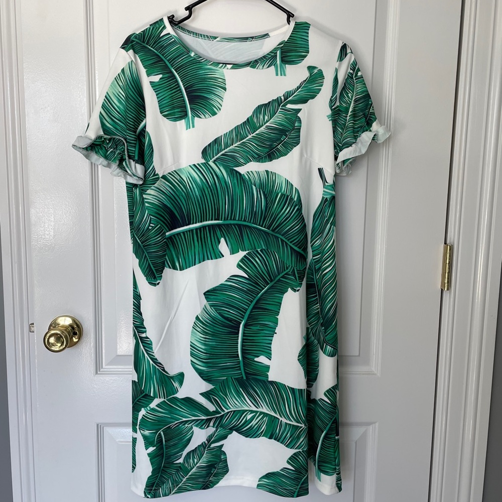 Palm Shift Dress Size Small